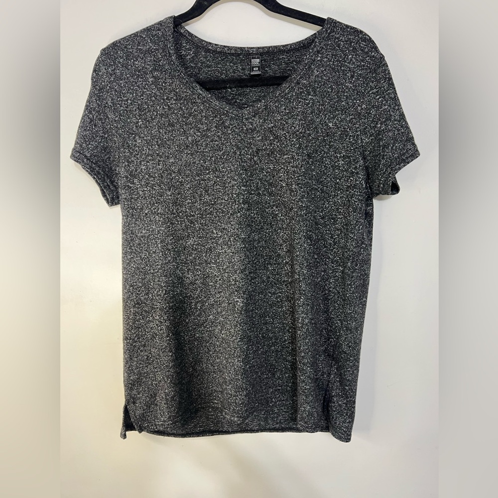 32° Cool Gray Short Sleeve V-Neck Women's Stretch Shirt Top Size Medium
